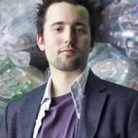 “Garbage mogul” receives business school’s Innovative Leadership Award