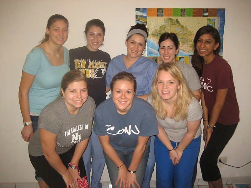 Nursing students volunteer in El Salvador